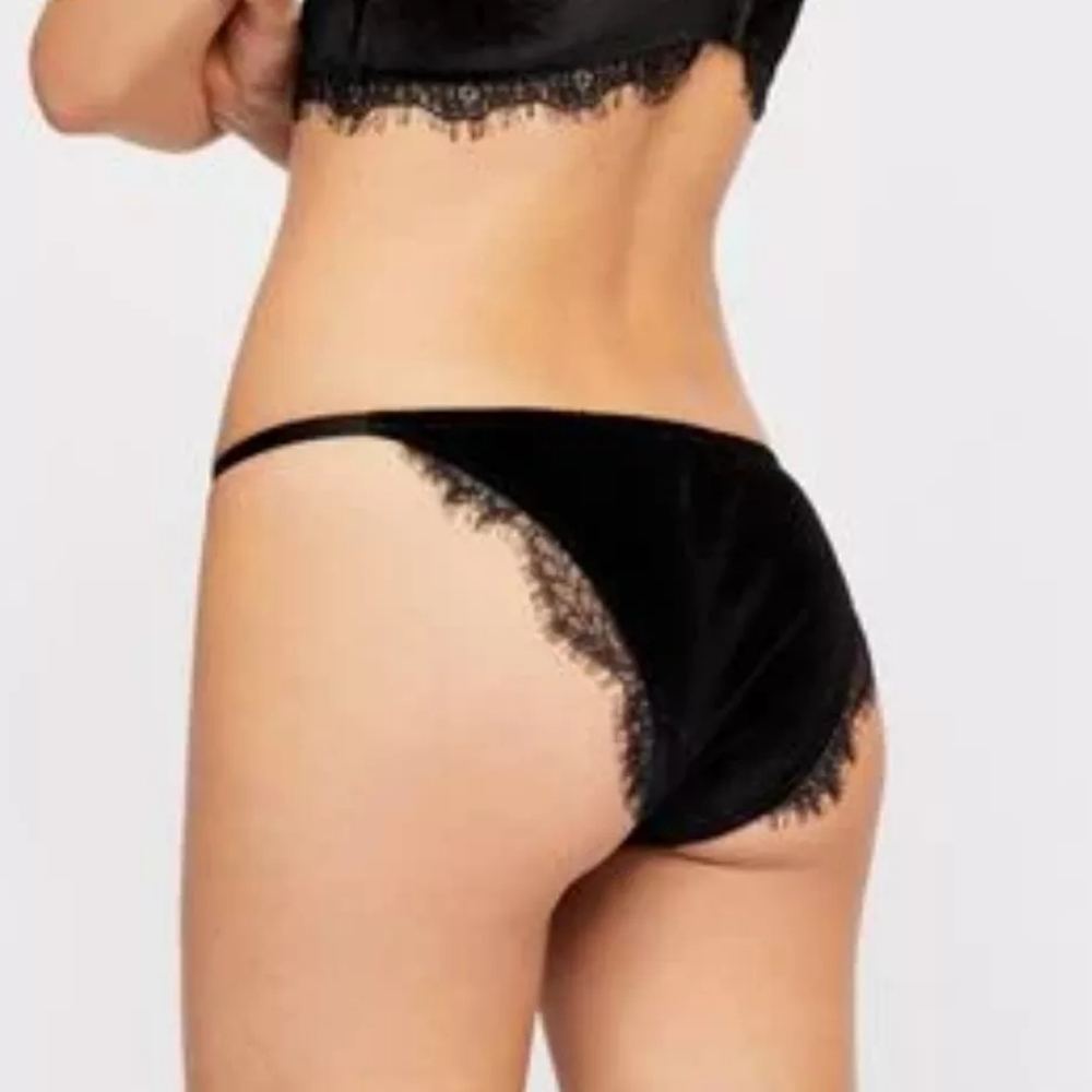 Nwt size XS Intimately Free People Black Thong